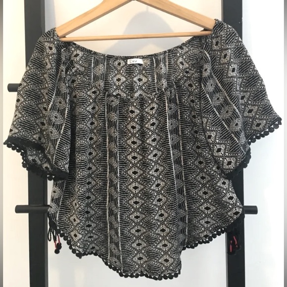 ❤️ Off-the-shoulder blouse DEX! - Picture 1 of 2